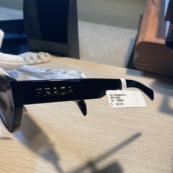 Prada (authentic) New Sunglasses Black/Brown Gradient Gold Logo - Picture 2 of 7
